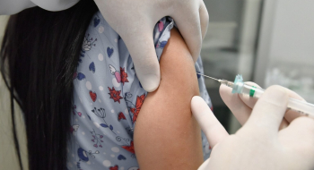 Saiba como será oferta de vacina que previne bronquiolite em bebês